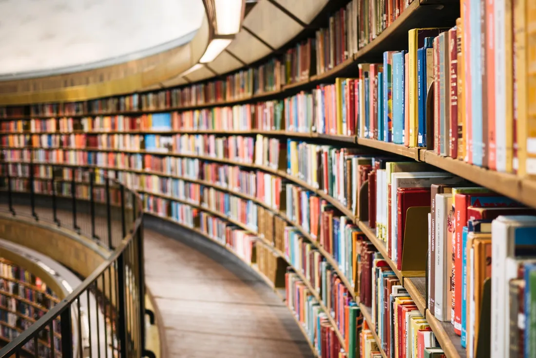Round Library